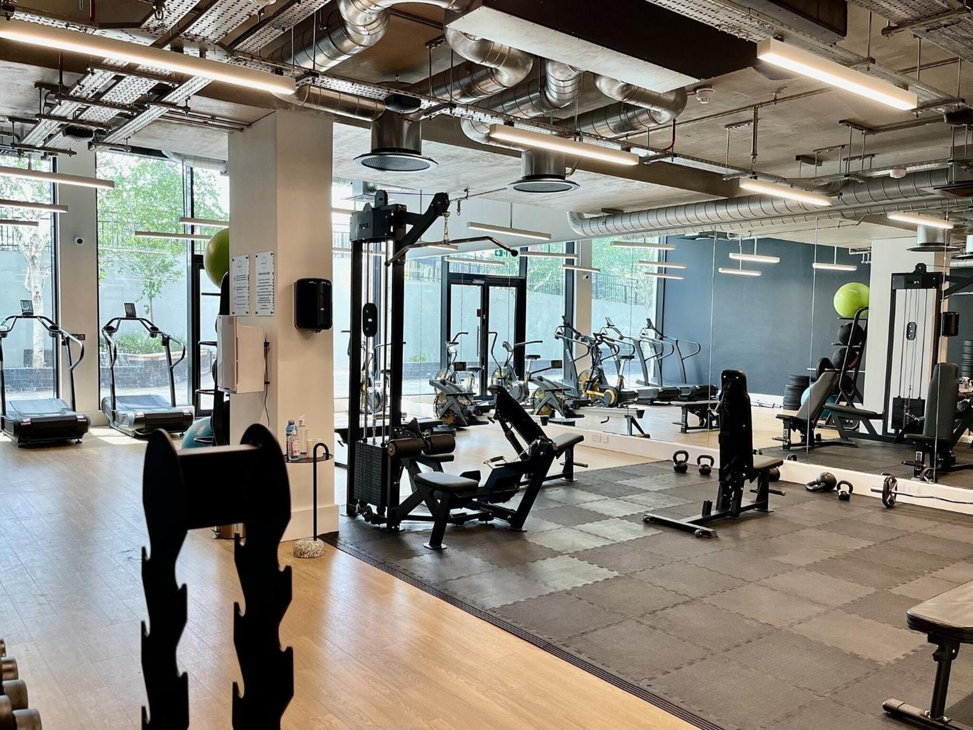 Appartamento Stylish Retreats On Olympic Way Londra Esterno foto