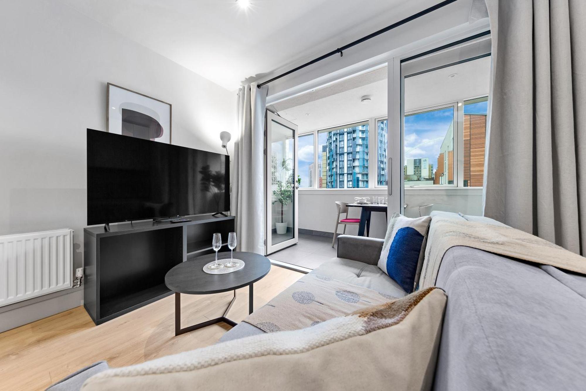 Appartamento Stylish Retreats On Olympic Way Londra Esterno foto