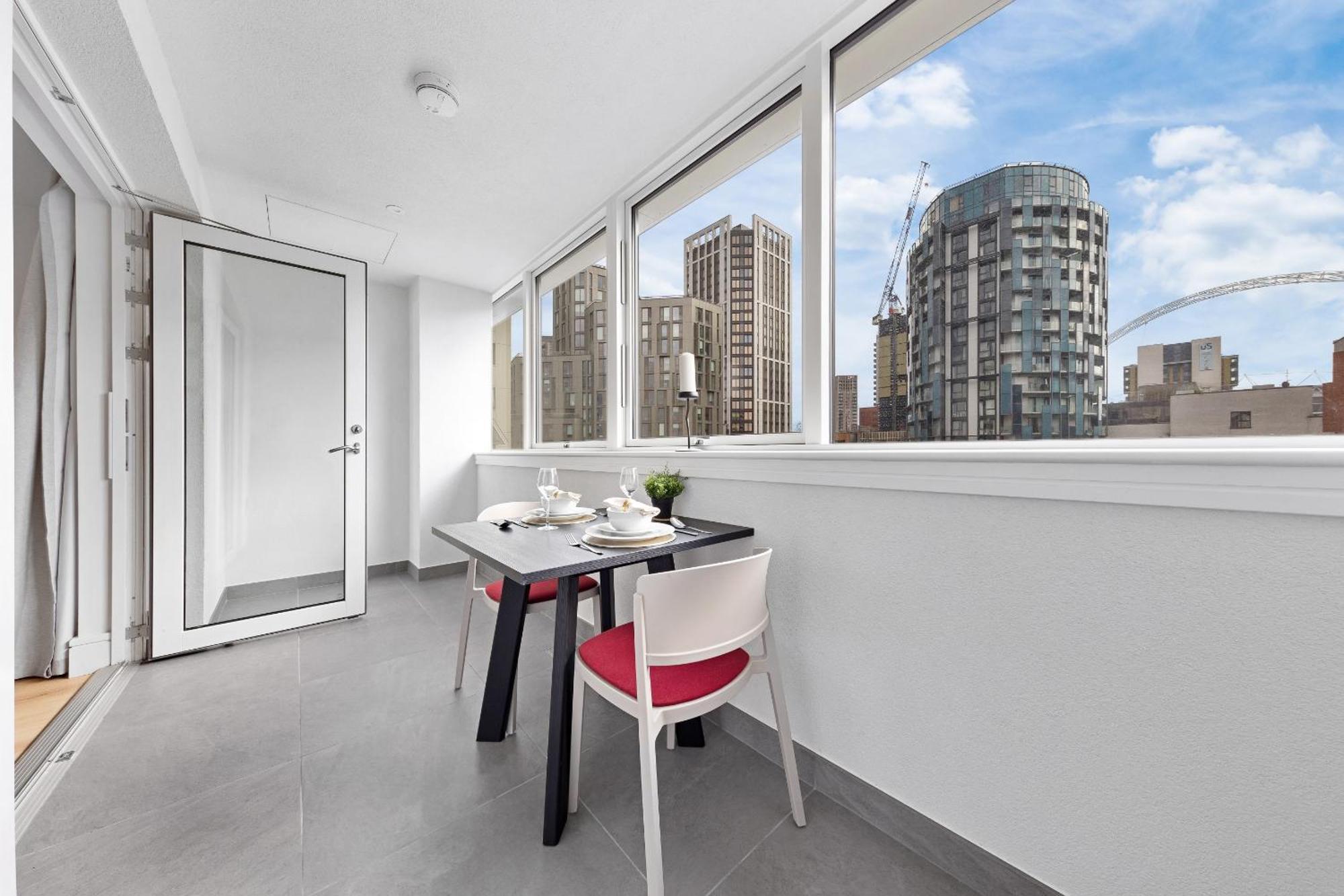 Appartamento Stylish Retreats On Olympic Way Londra Esterno foto
